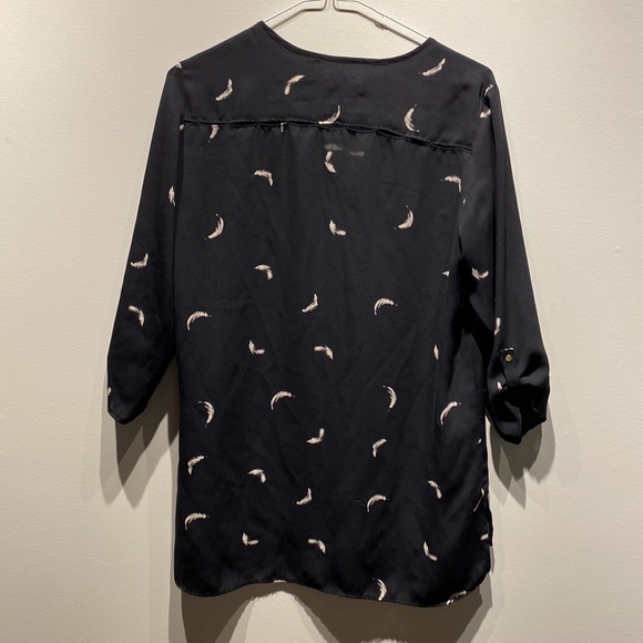 ⚡️3for25$⚡️ Dynamite feather blouse - Picture 3 of 3